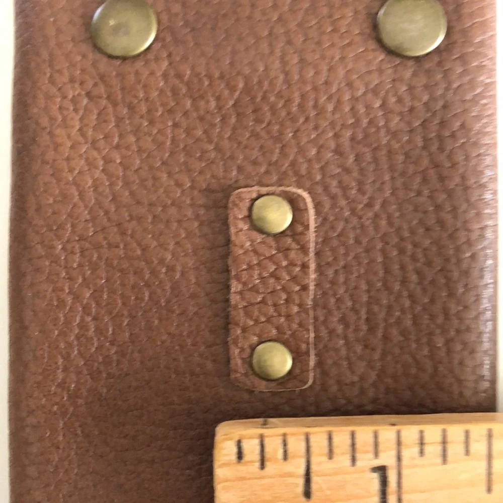 Wilson’s Brown Leather Slim Wallet Wilson’s leather soft card slim wallet